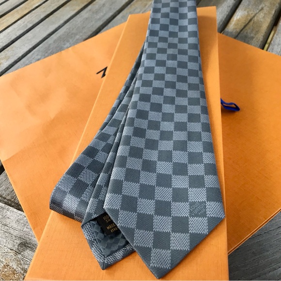 🔥LV HOLIDAY 25’🔥🆕💯AUTHN ICONIC LOUIS VUITTON DAMIER DOUBLE GRIS CHECK TIE🔥 - Picture 6 of 16